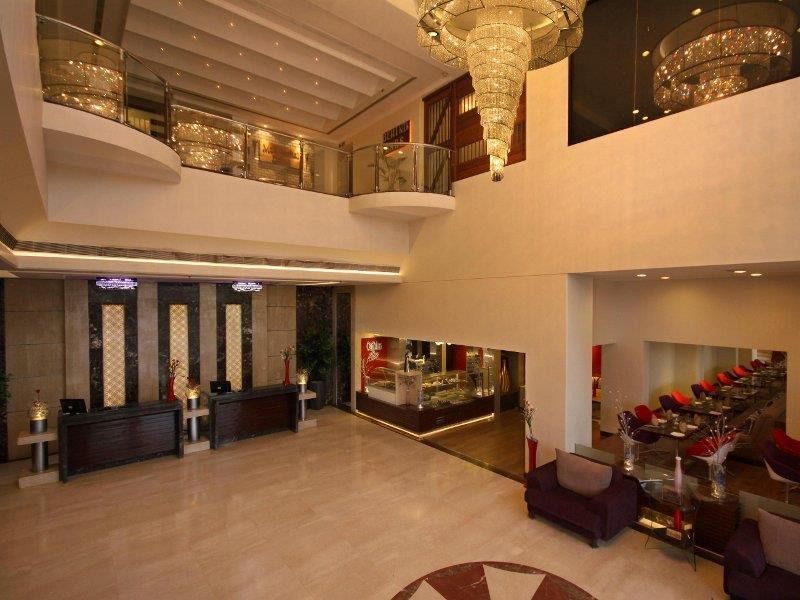 होटल Regenta Place 4*