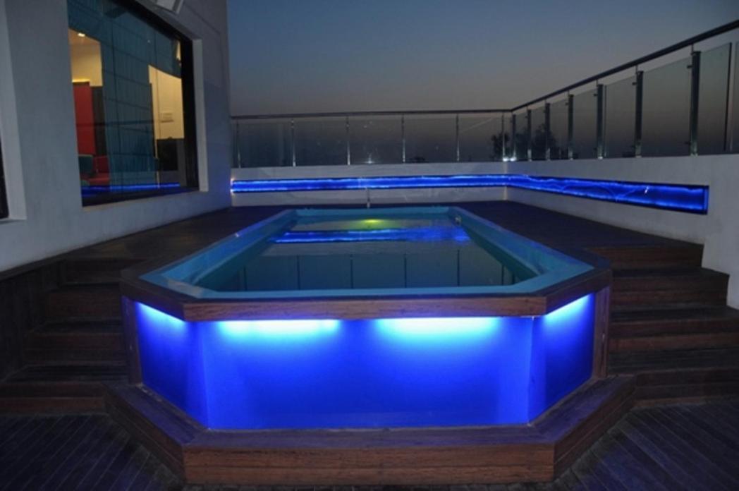 होटल Regenta Place 4*