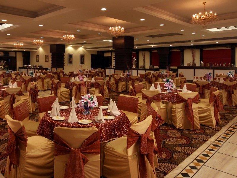 होटल Regenta Place 4*